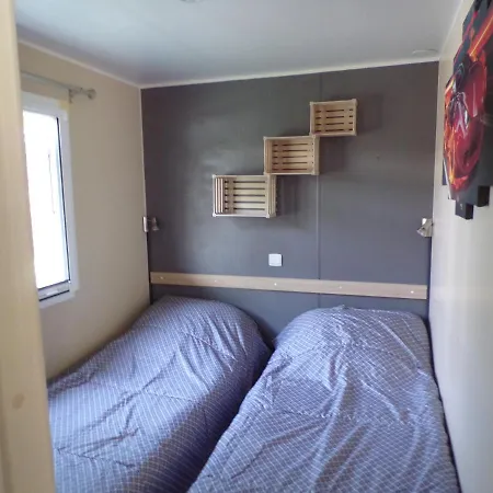 Кемпинг Mobil Les Salins De La Gardiole Вик-ла-Гардьоль